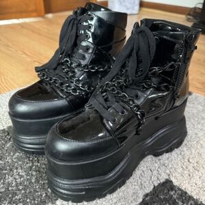 DOLLS KILL POSTER GRL PATENT CHAIN CHUNKY PLATFORM SNEAKERS